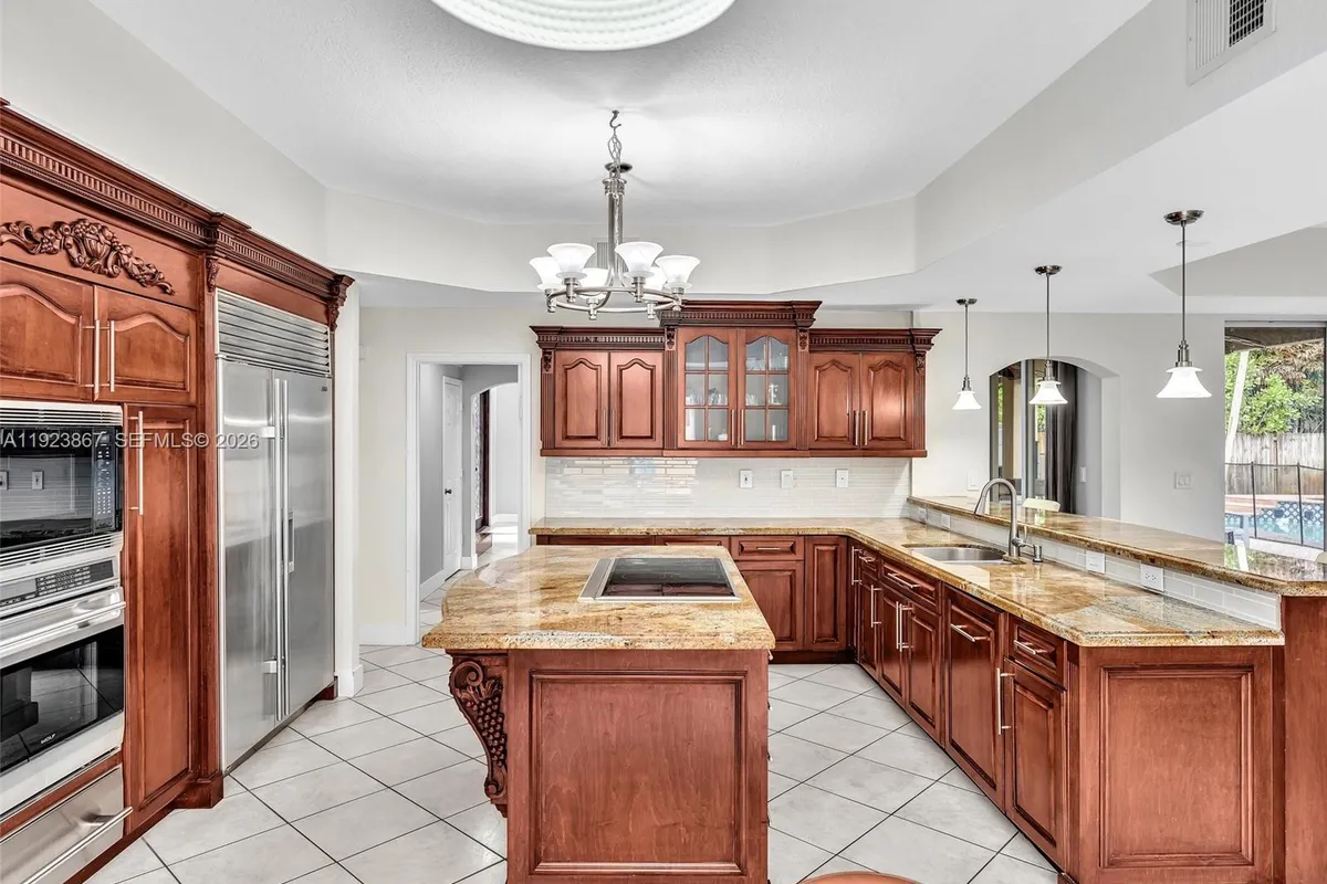 8123 NW 161st Ter, Miami Lakes FL 33016