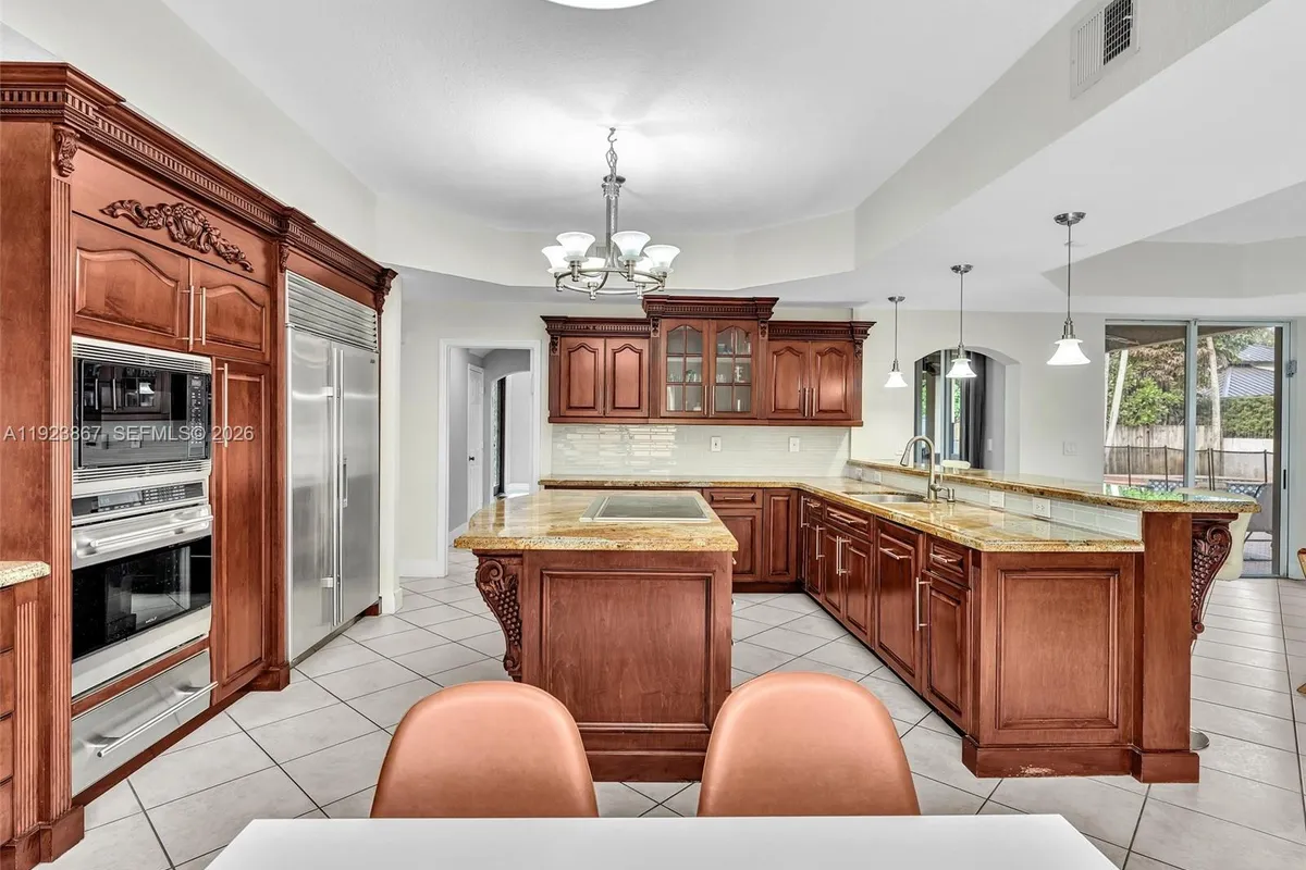 8123 NW 161st Ter, Miami Lakes FL 33016