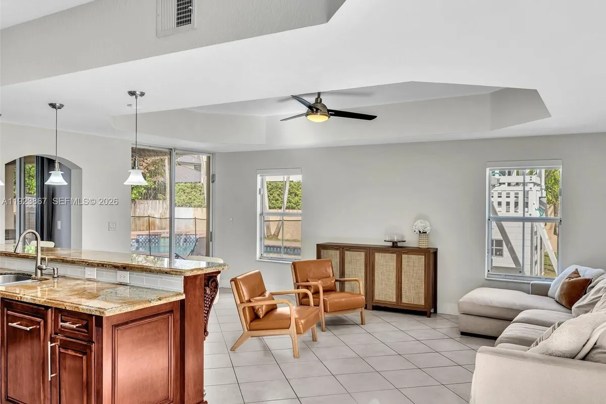 8123 NW 161st Ter, Miami Lakes FL 33016