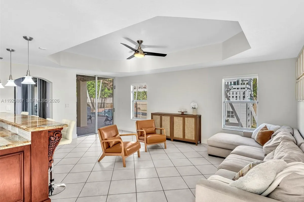 8123 NW 161st Ter, Miami Lakes FL 33016