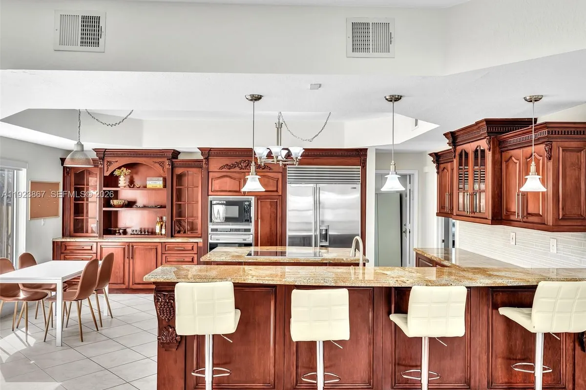 8123 NW 161st Ter, Miami Lakes FL 33016