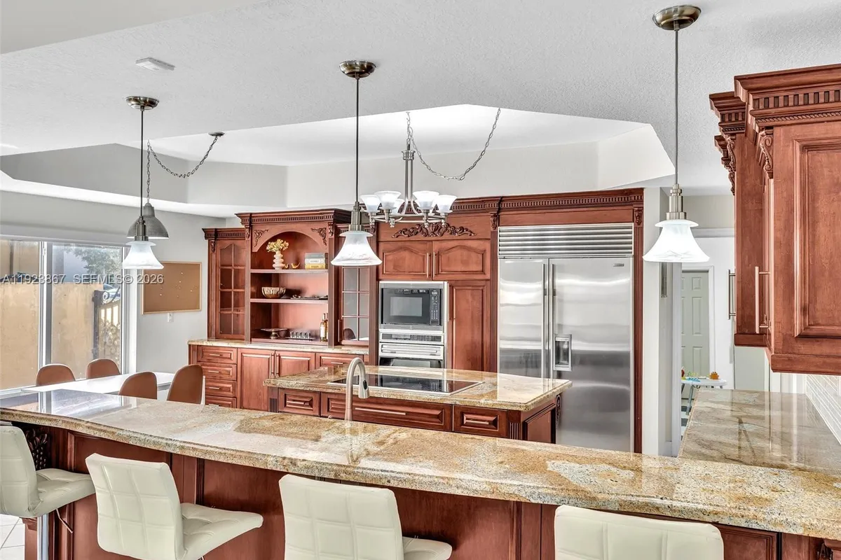 8123 NW 161st Ter, Miami Lakes FL 33016