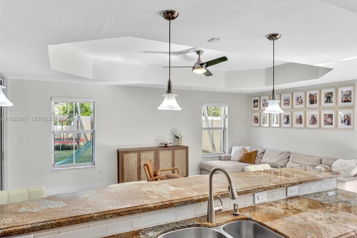 8123 NW 161st Ter, Miami Lakes FL 33016