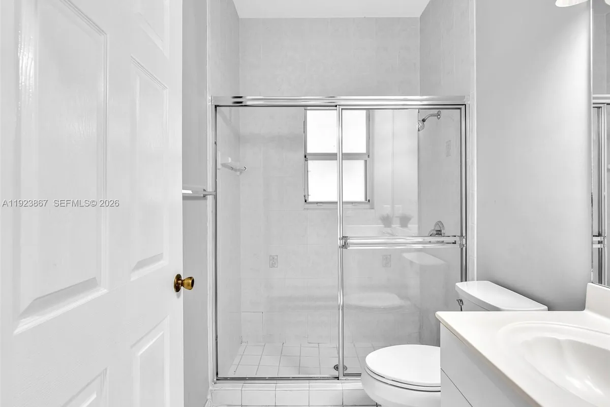 8123 NW 161st Ter, Miami Lakes FL 33016