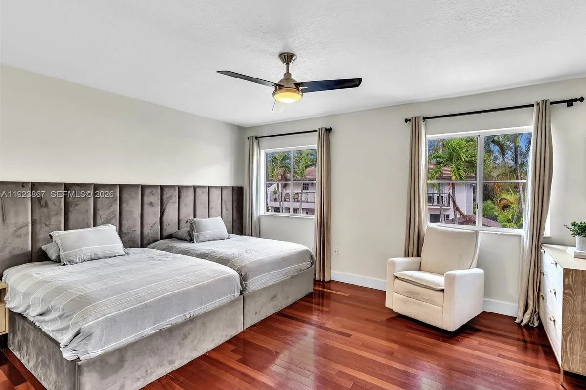 8123 NW 161st Ter, Miami Lakes FL 33016