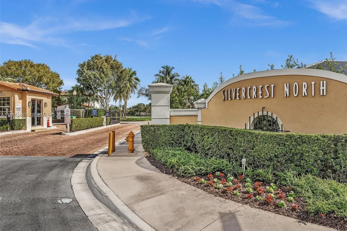 8123 NW 161st Ter, Miami Lakes FL 33016