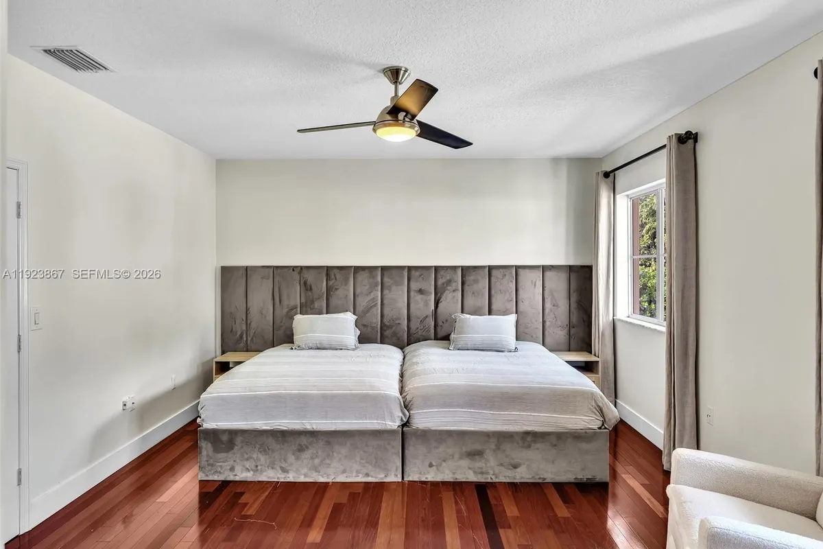 8123 NW 161st Ter, Miami Lakes FL 33016