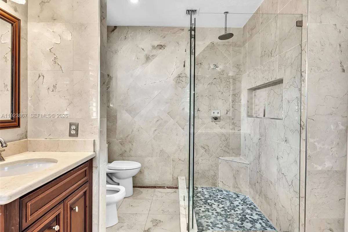 8123 NW 161st Ter, Miami Lakes FL 33016