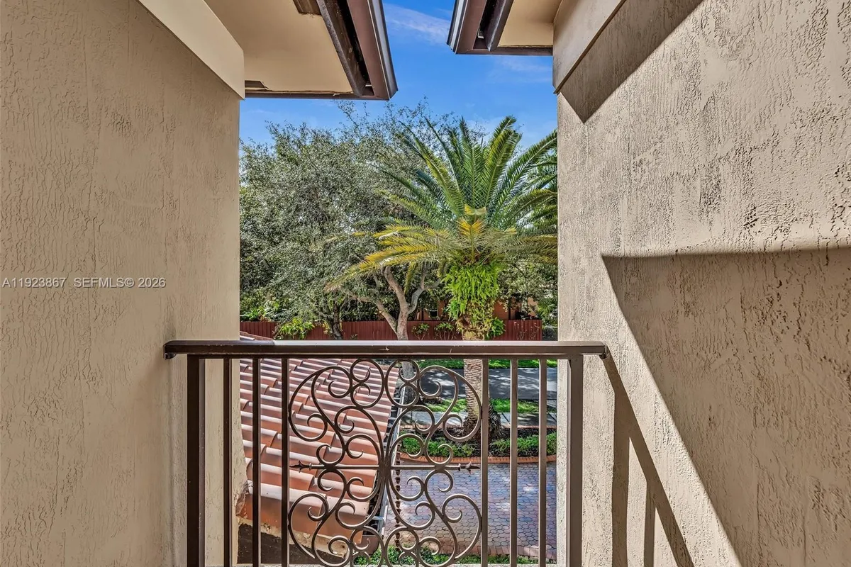 8123 NW 161st Ter, Miami Lakes FL 33016