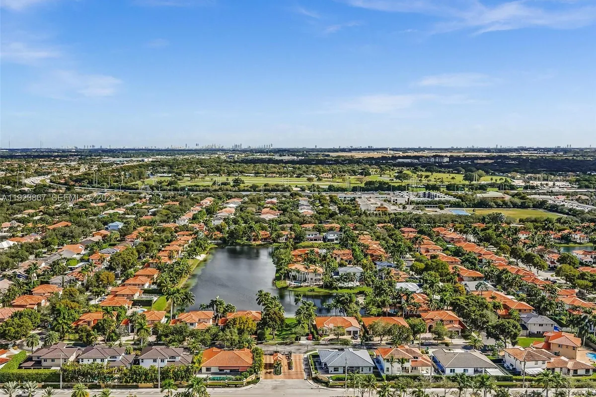 8123 NW 161st Ter, Miami Lakes FL 33016