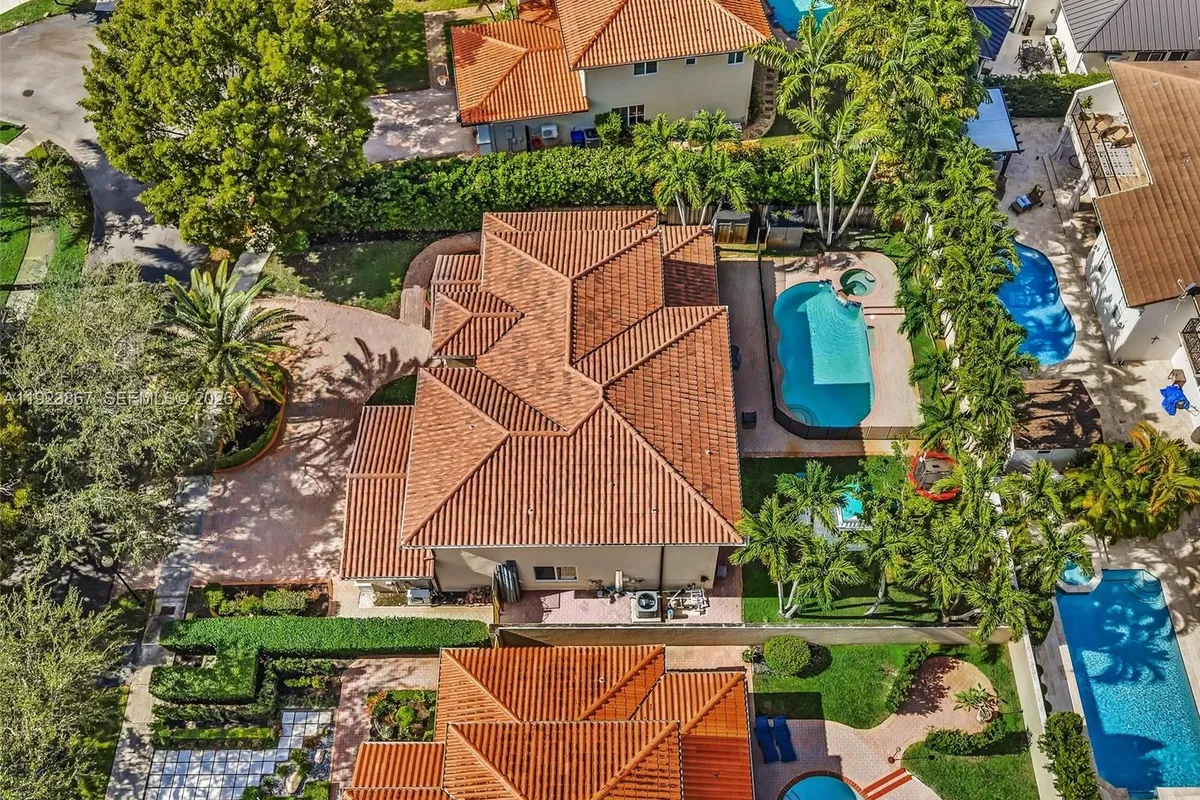 8123 NW 161st Ter, Miami Lakes FL 33016