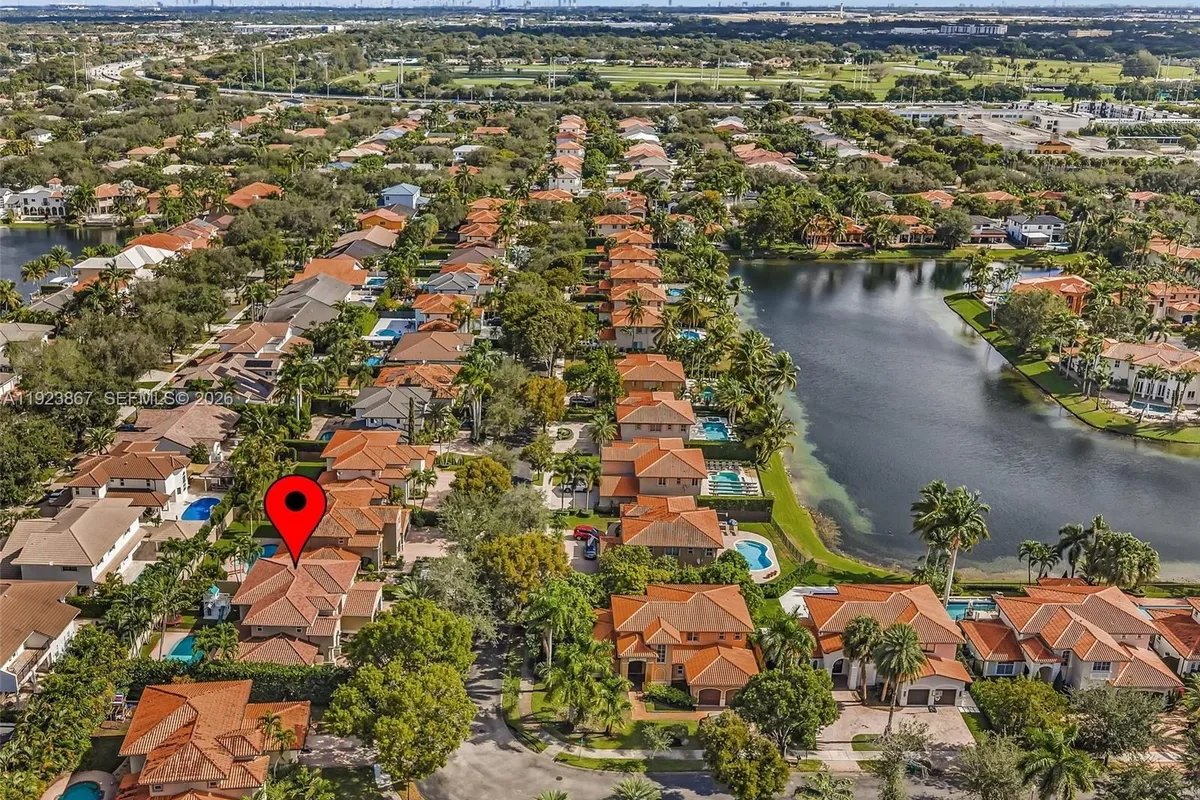 8123 NW 161st Ter, Miami Lakes FL 33016