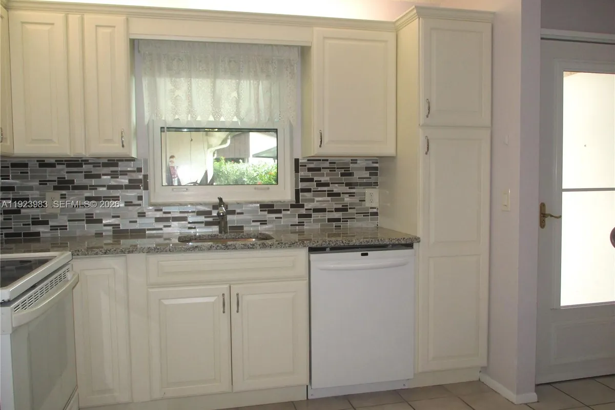 6531 SE Federal Hwy # 112, Stuart FL 34997