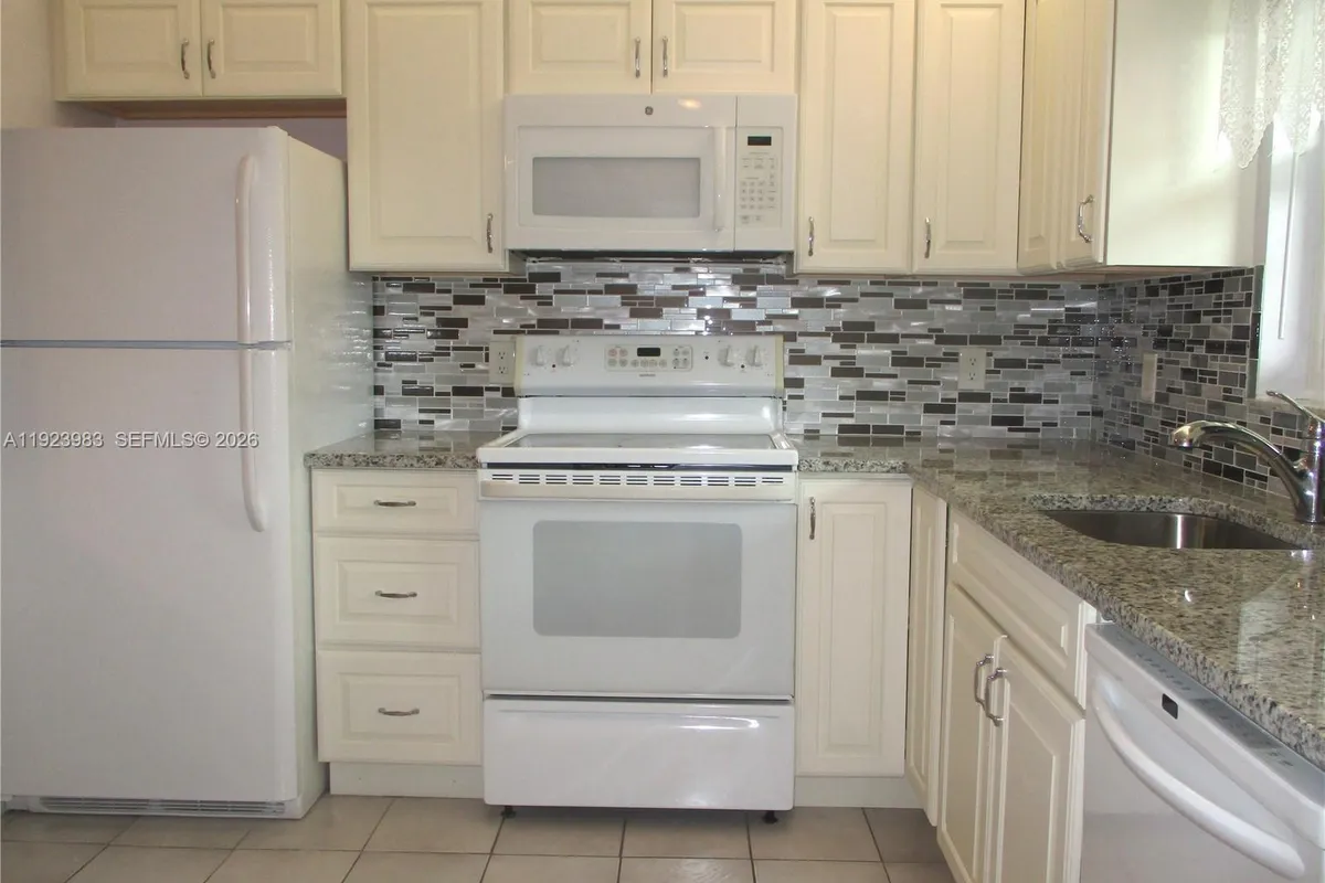 6531 SE Federal Hwy # 112, Stuart FL 34997