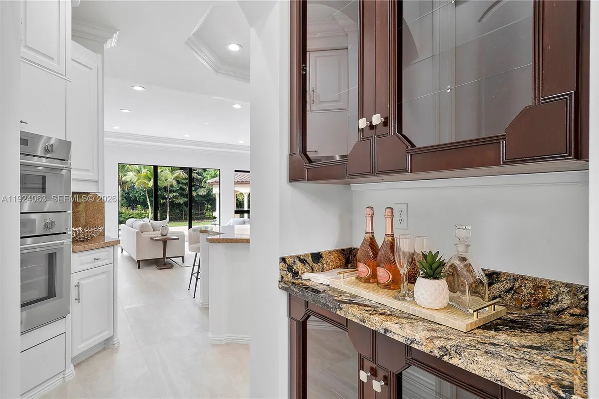 11930 NW 8th St, Plantation FL 33325