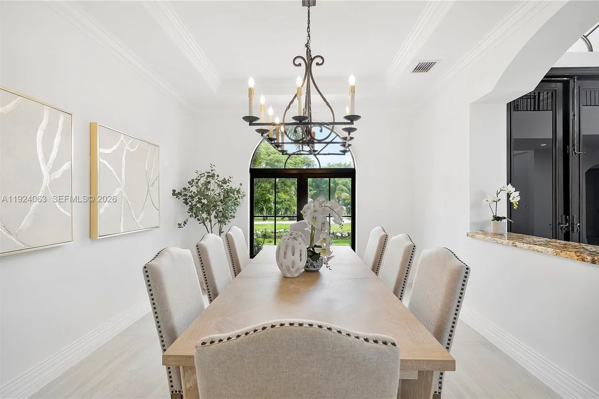 11930 NW 8th St, Plantation FL 33325