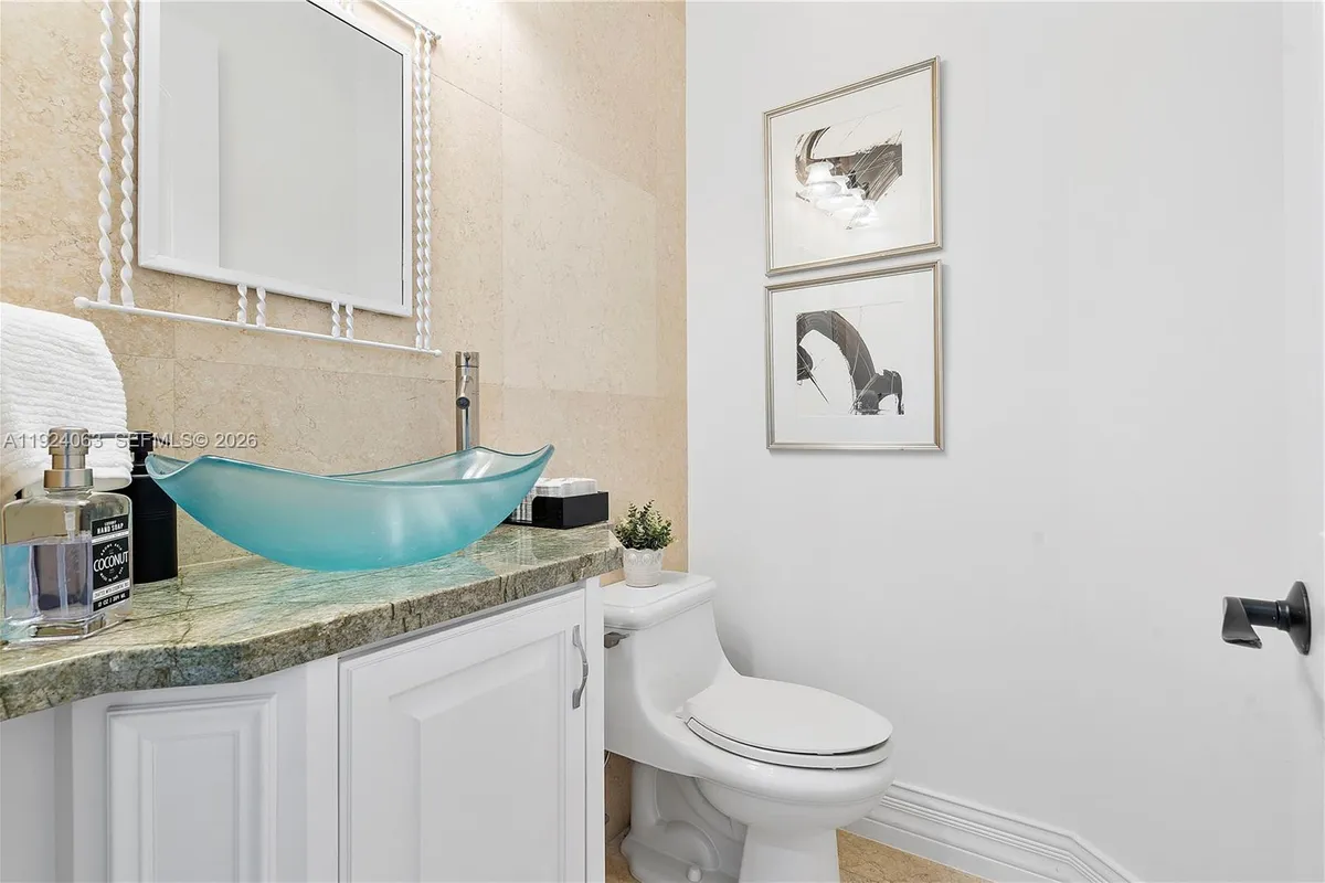 11930 NW 8th St, Plantation FL 33325