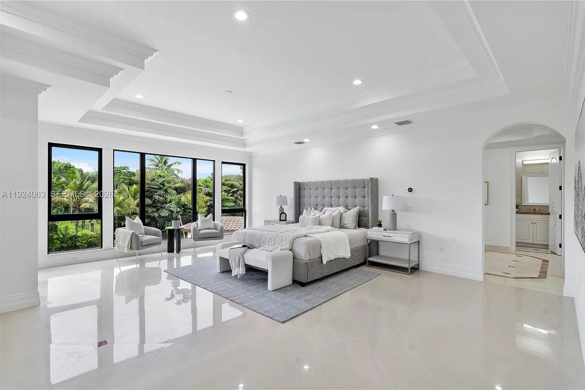 11930 NW 8th St, Plantation FL 33325