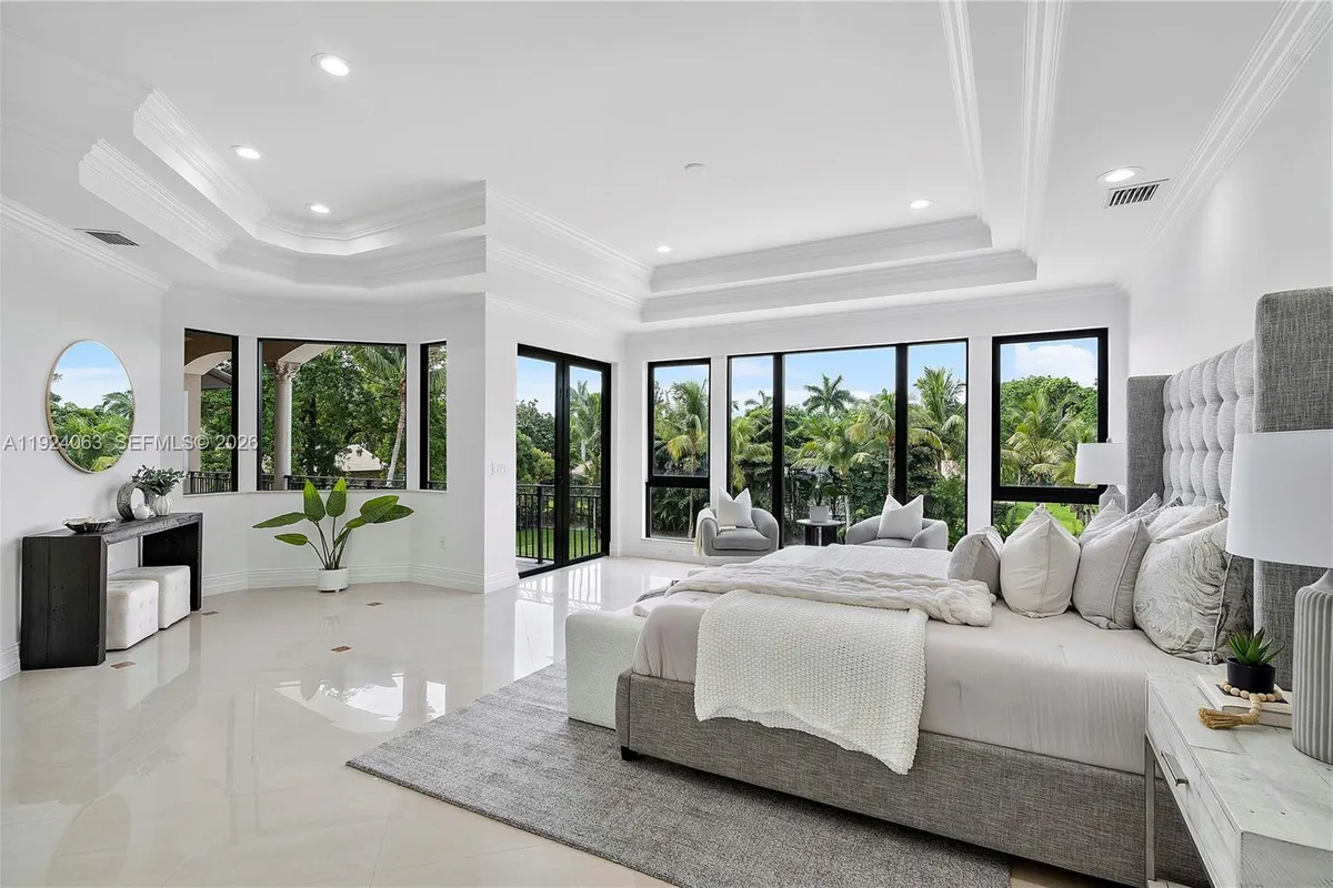 11930 NW 8th St, Plantation FL 33325