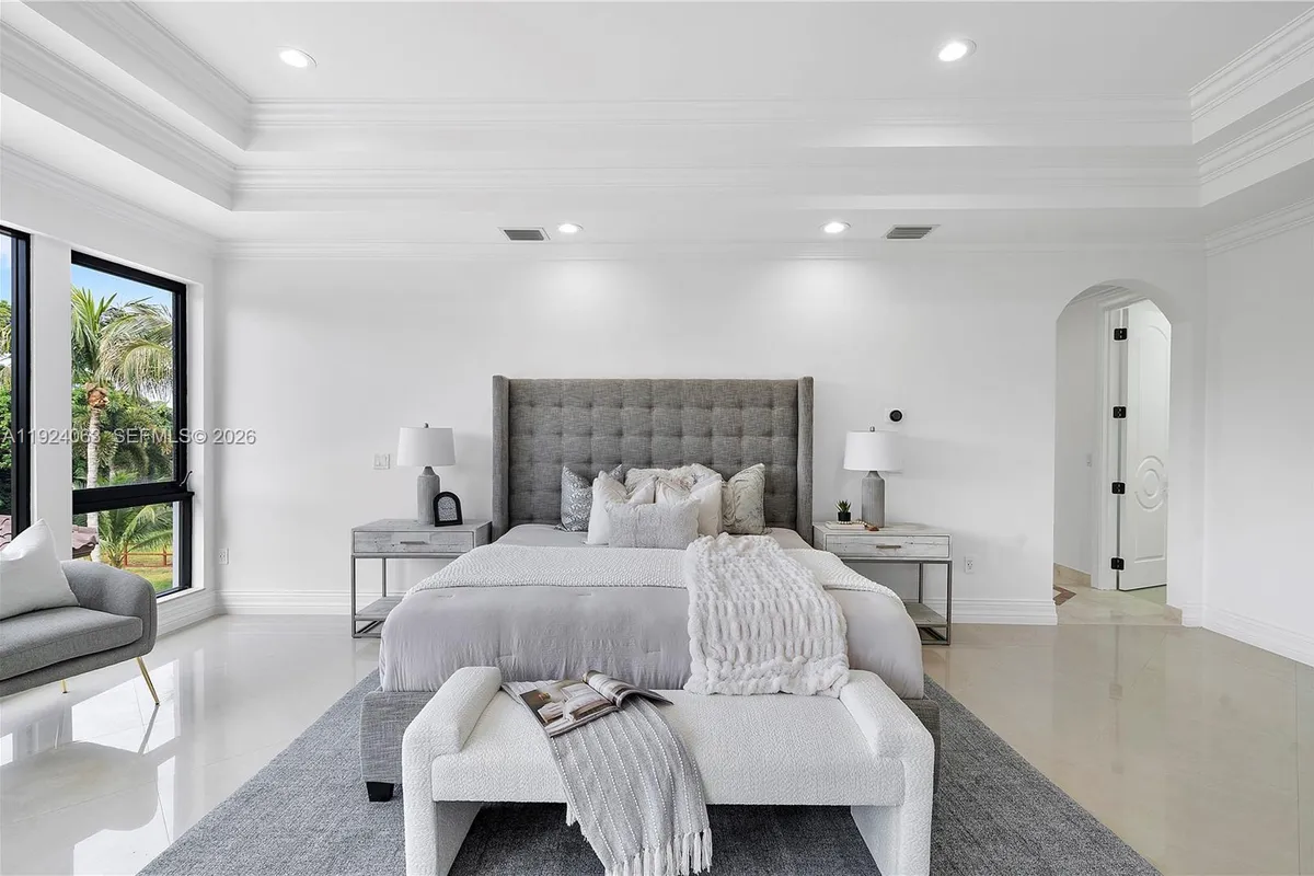 11930 NW 8th St, Plantation FL 33325