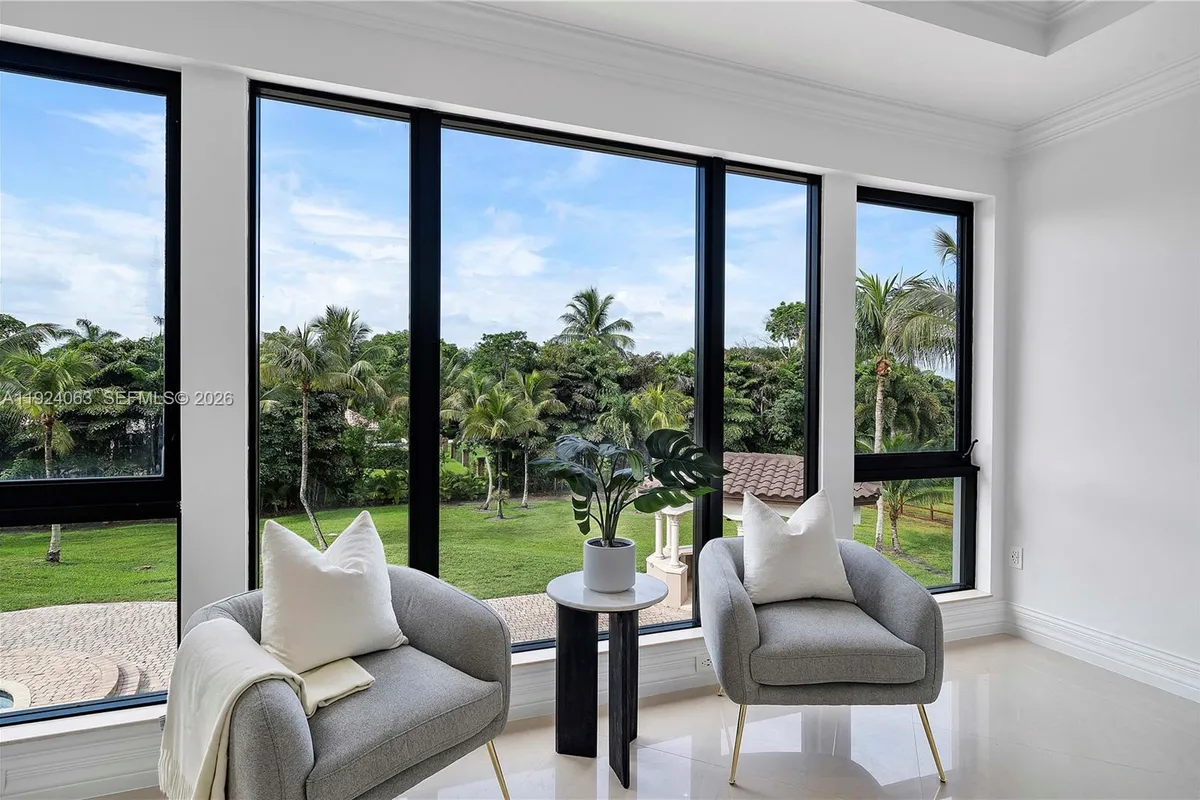 11930 NW 8th St, Plantation FL 33325