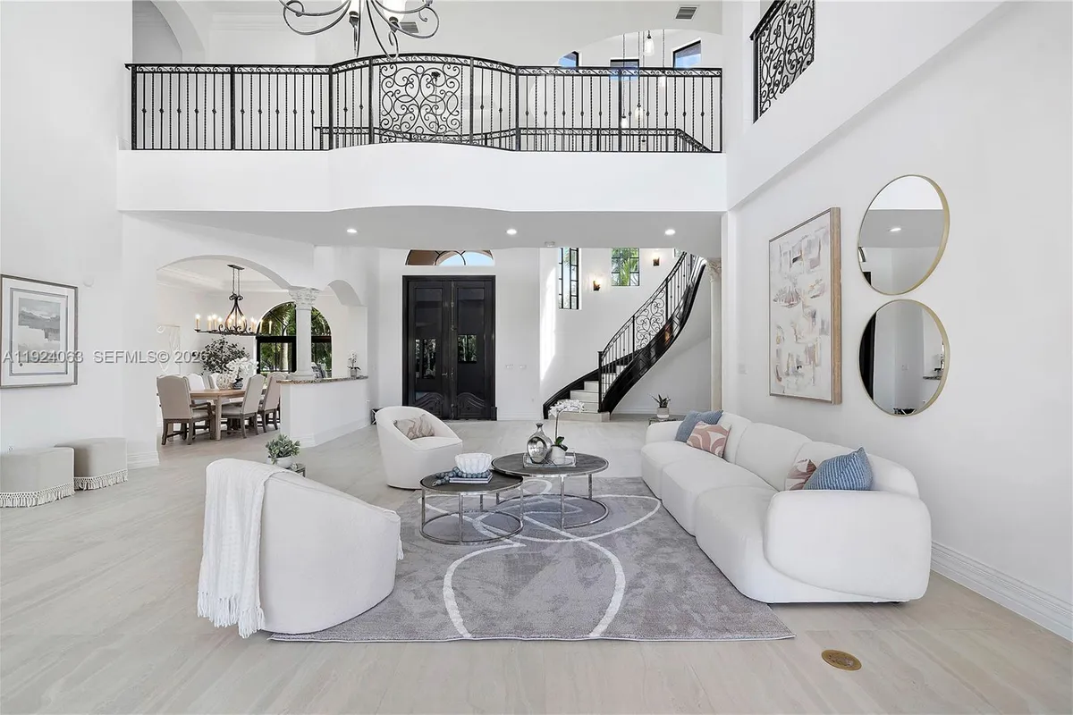 11930 NW 8th St, Plantation FL 33325