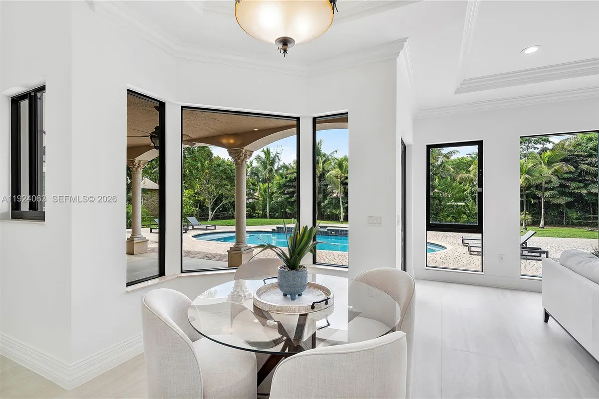 11930 NW 8th St, Plantation FL 33325