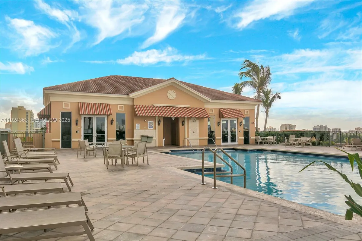 3232 SW 22nd st (coral way) # 905, Miami FL 33145