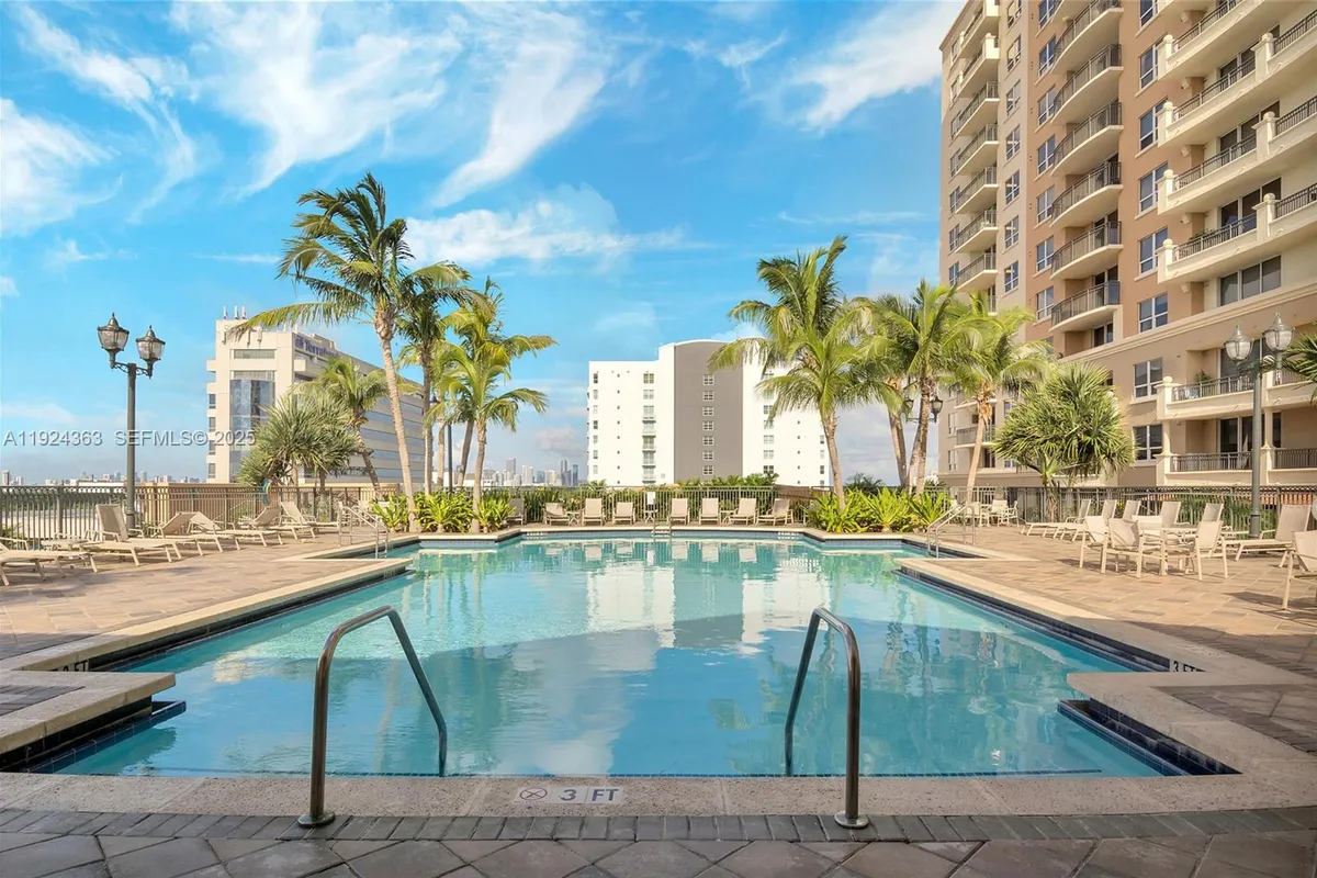 3232 SW 22nd st (coral way) # 905, Miami FL 33145