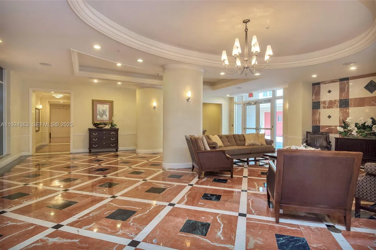 3232 SW 22nd st (coral way) # 905, Miami FL 33145