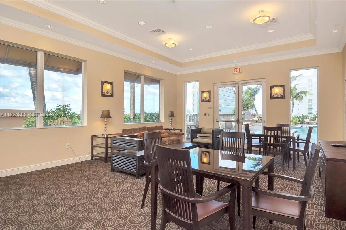 3232 SW 22nd st (coral way) # 905, Miami FL 33145