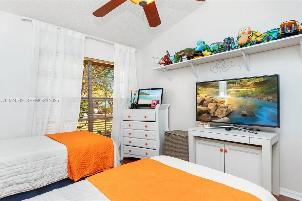 7101 NW 44th Ln, Coconut Creek FL 33073