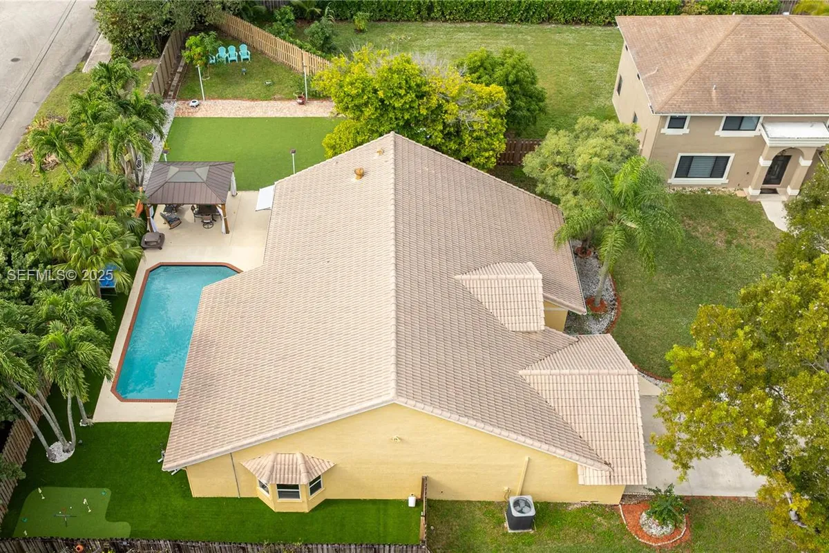 7101 NW 44th Ln, Coconut Creek FL 33073