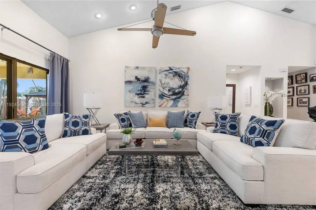 7101 NW 44th Ln, Coconut Creek FL 33073