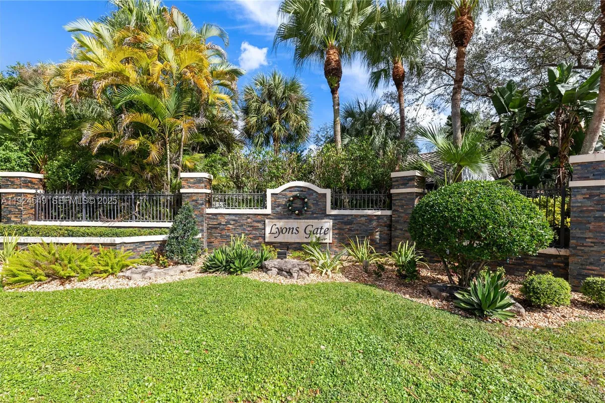 7101 NW 44th Ln, Coconut Creek FL 33073