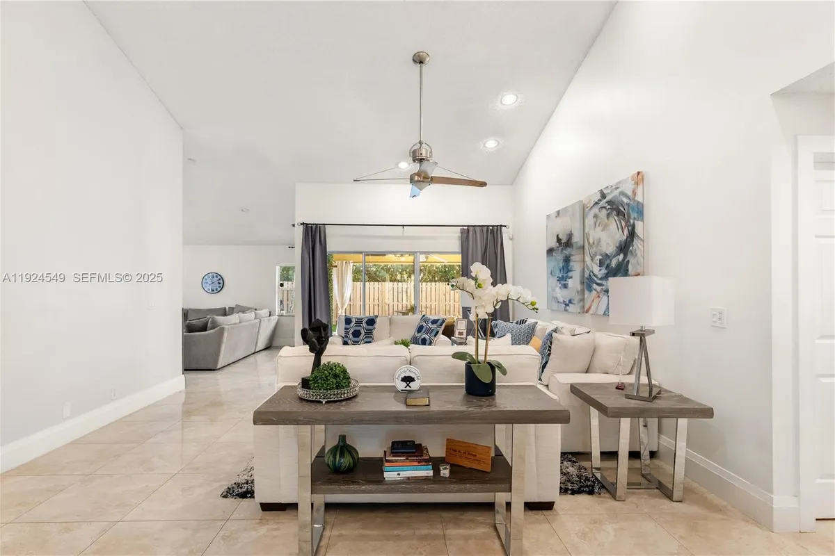 7101 NW 44th Ln, Coconut Creek FL 33073