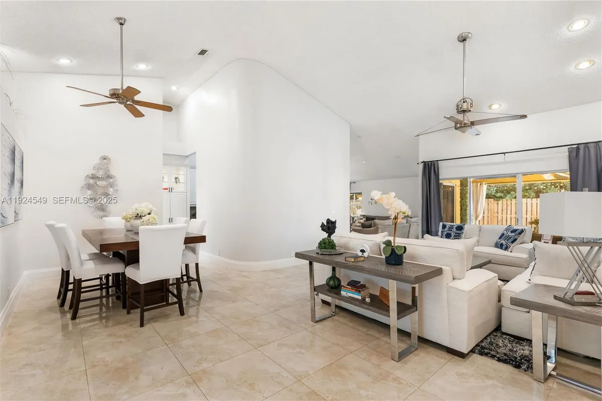 7101 NW 44th Ln, Coconut Creek FL 33073