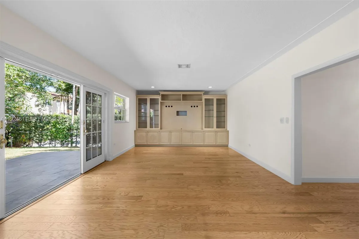 911 Andres Ave, Coral Gables FL 33134