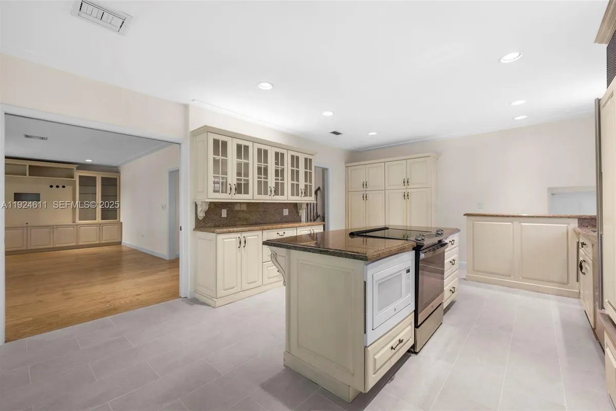 911 Andres Ave, Coral Gables FL 33134