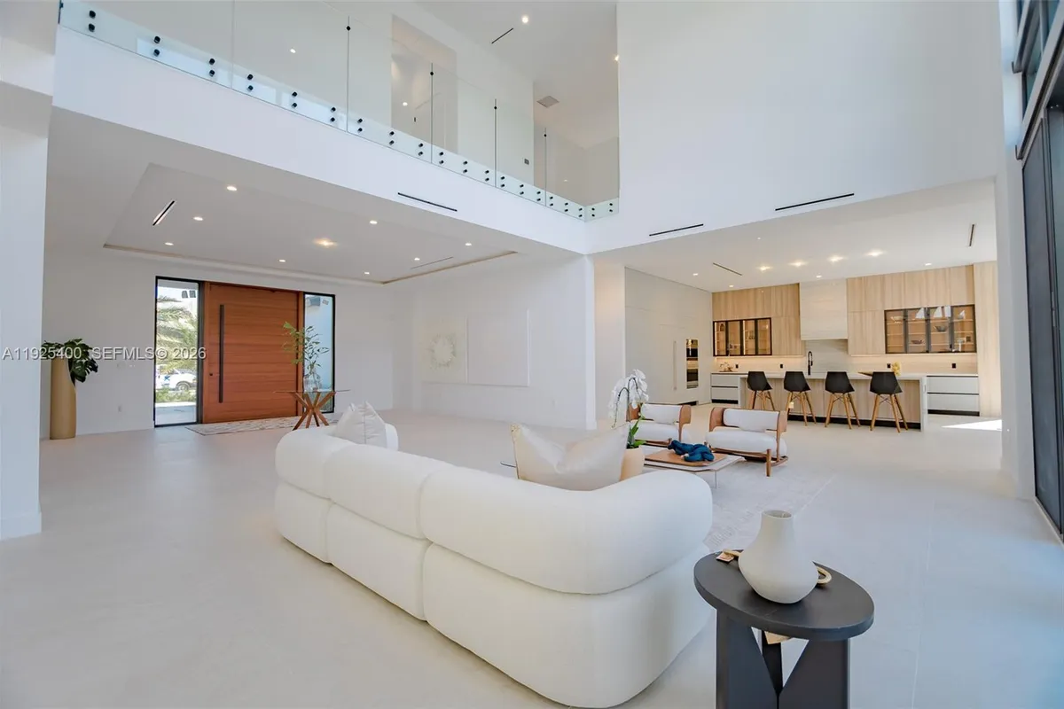 9840 SW 73rd Ct, Pinecrest FL 33156