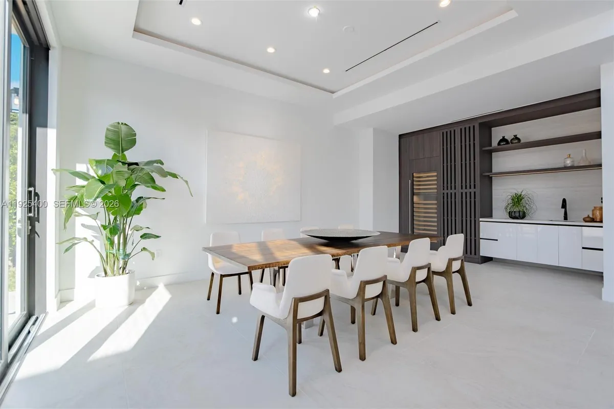 9840 SW 73rd Ct, Pinecrest FL 33156