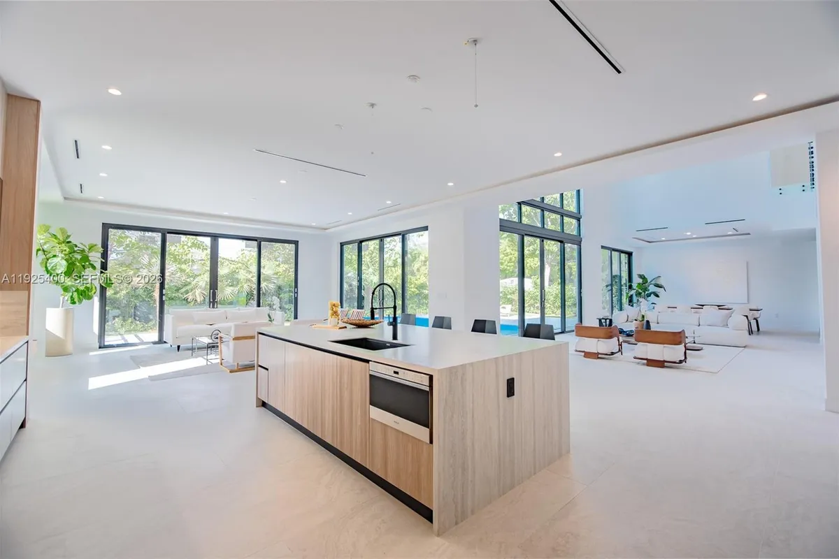 9840 SW 73rd Ct, Pinecrest FL 33156