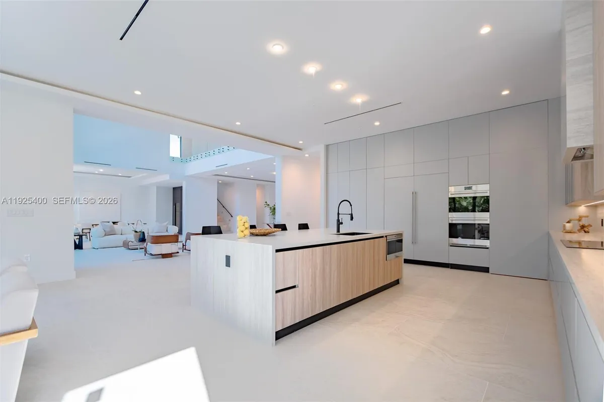 9840 SW 73rd Ct, Pinecrest FL 33156