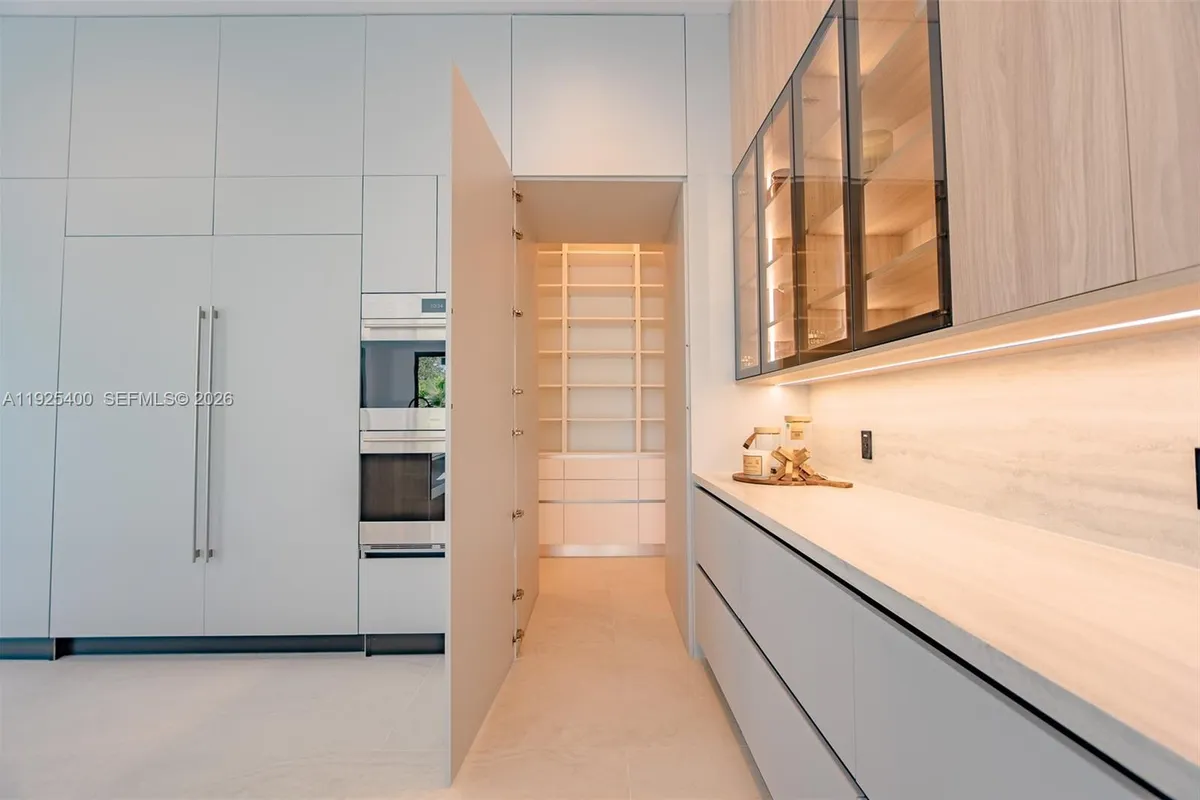 9840 SW 73rd Ct, Pinecrest FL 33156