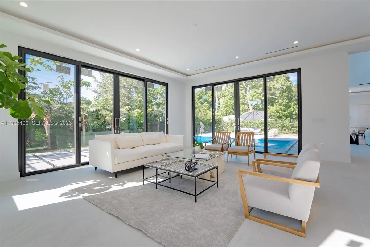 9840 SW 73rd Ct, Pinecrest FL 33156