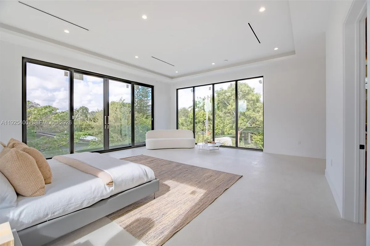 9840 SW 73rd Ct, Pinecrest FL 33156