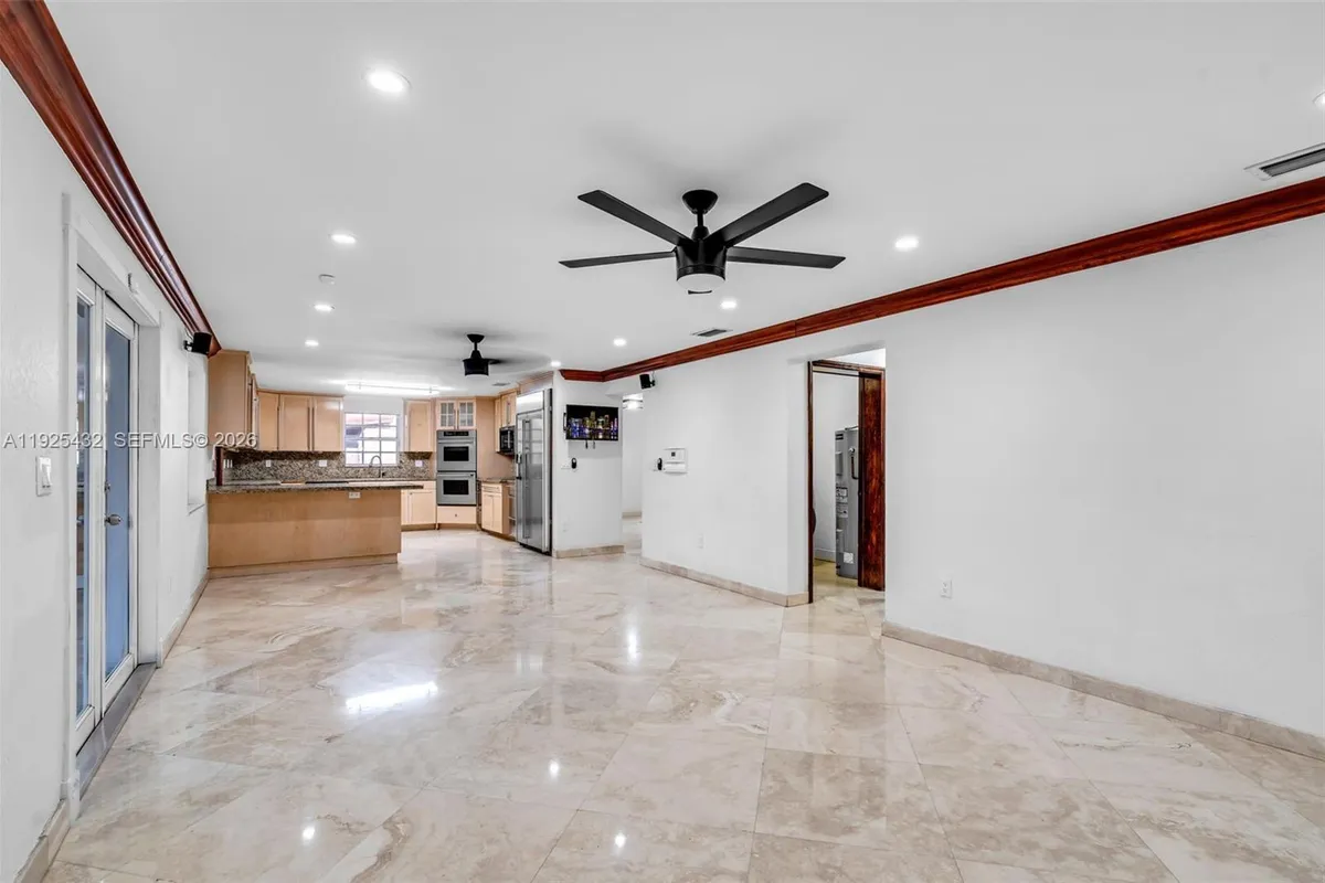 10298 NW 130th St, Hialeah Gardens FL 33018