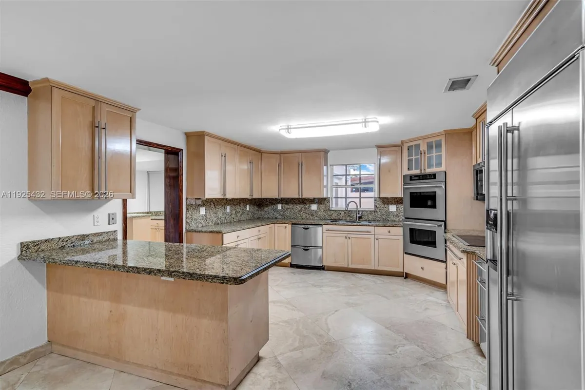 10298 NW 130th St, Hialeah Gardens FL 33018