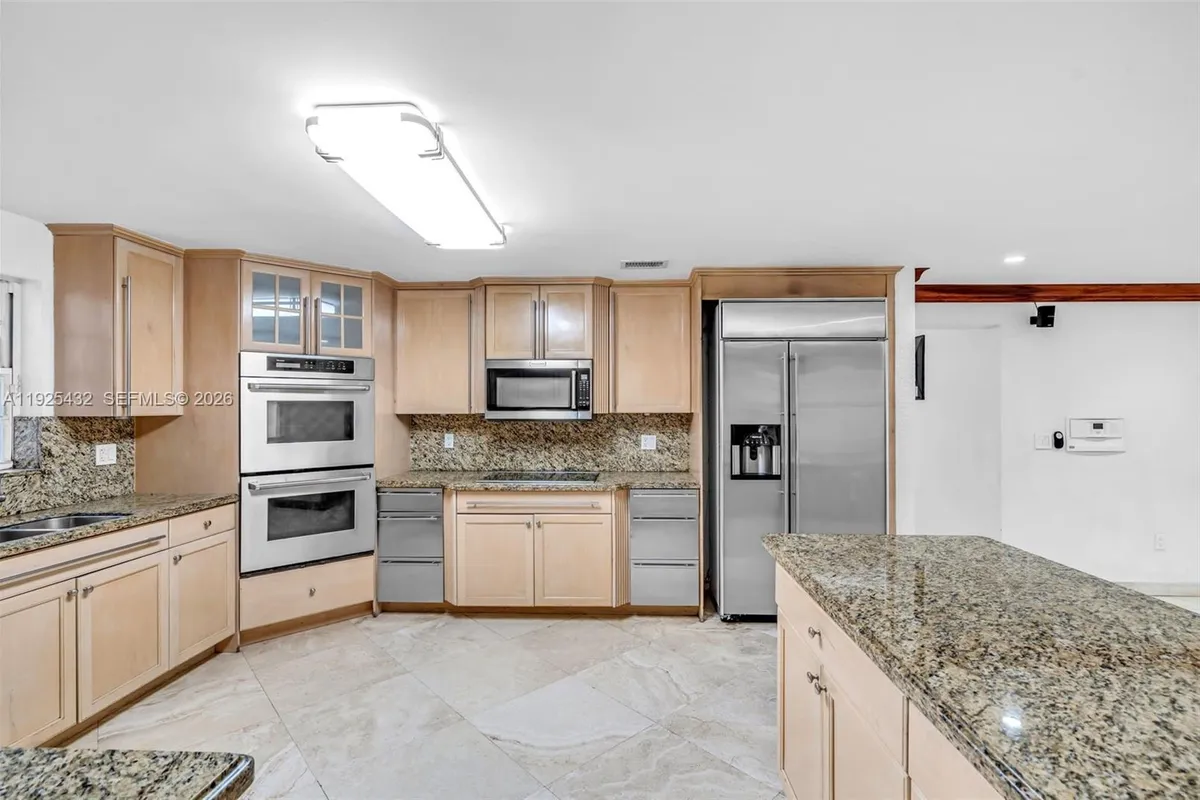 10298 NW 130th St, Hialeah Gardens FL 33018