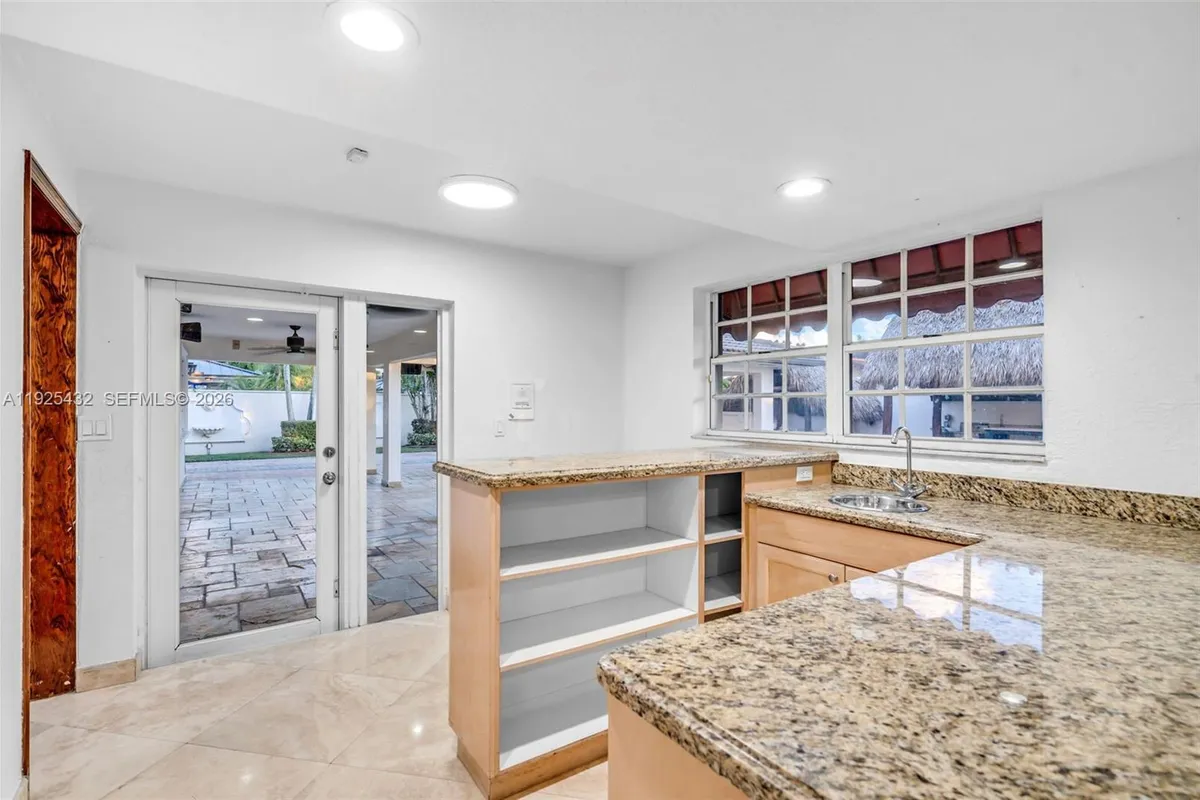 10298 NW 130th St, Hialeah Gardens FL 33018